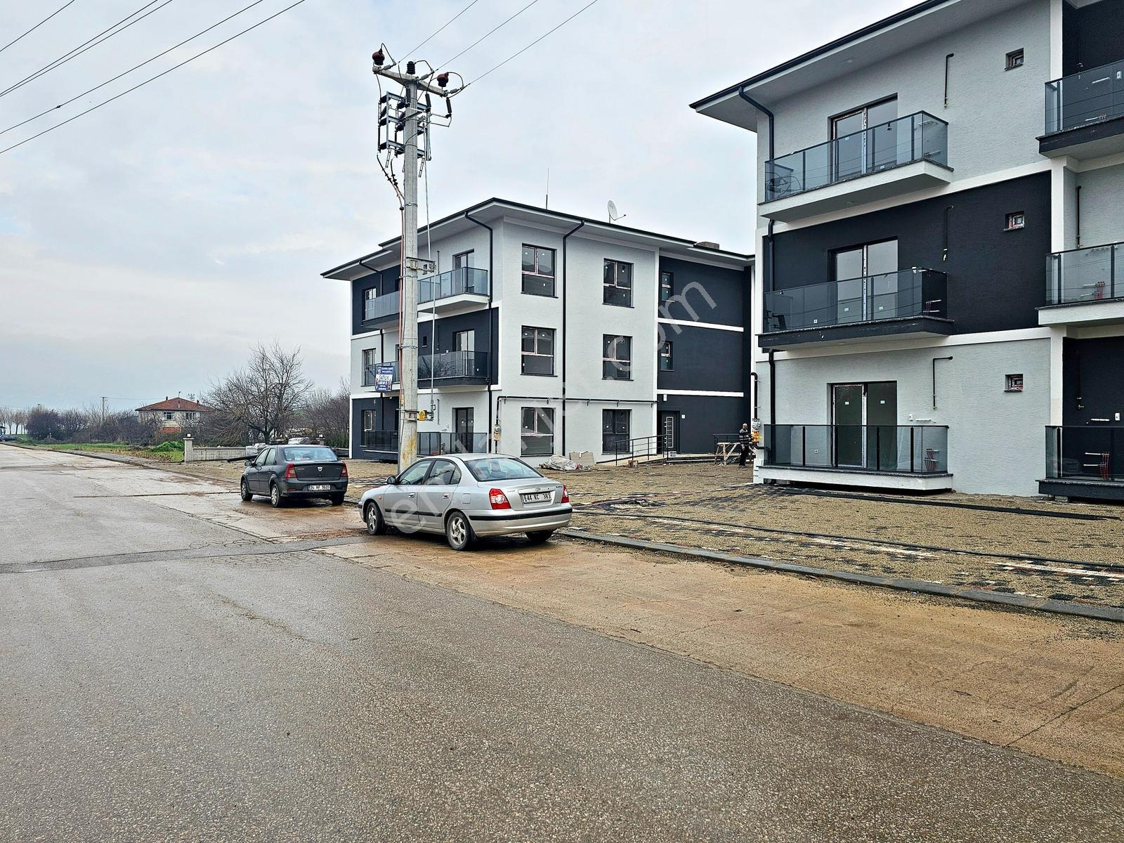 Başiskele Karşıyaka Mah'De Satılık 1+1 Lüks Daire/Ofis