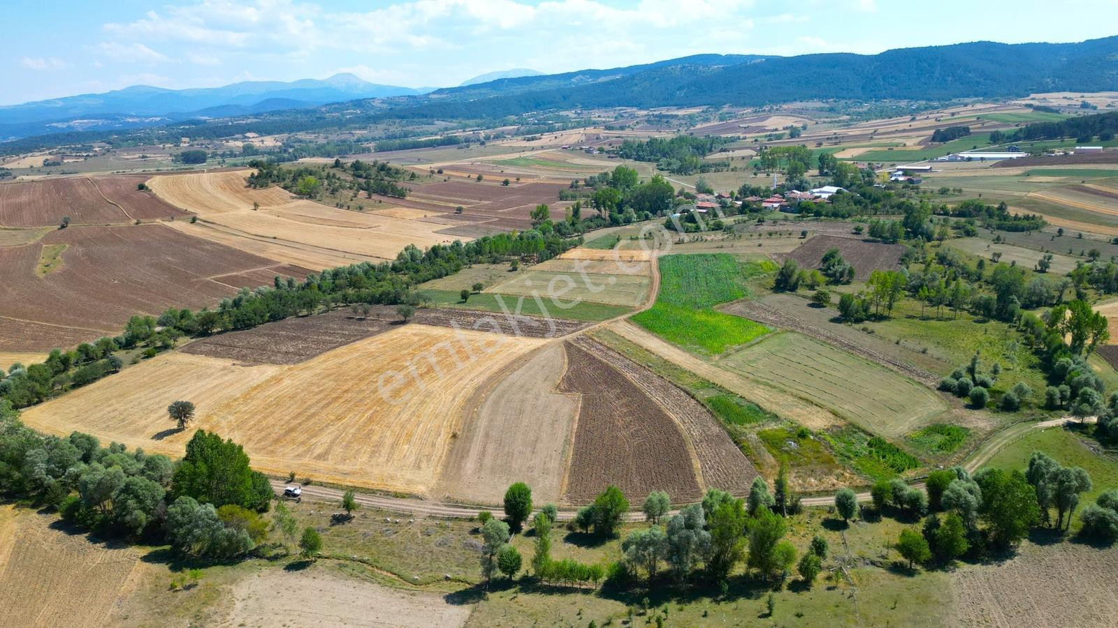Garanti Emlak'tan Merkeze 17 Km Yol Cepheli Fırsat Fiyat Arsalar — fotoğraf 25
