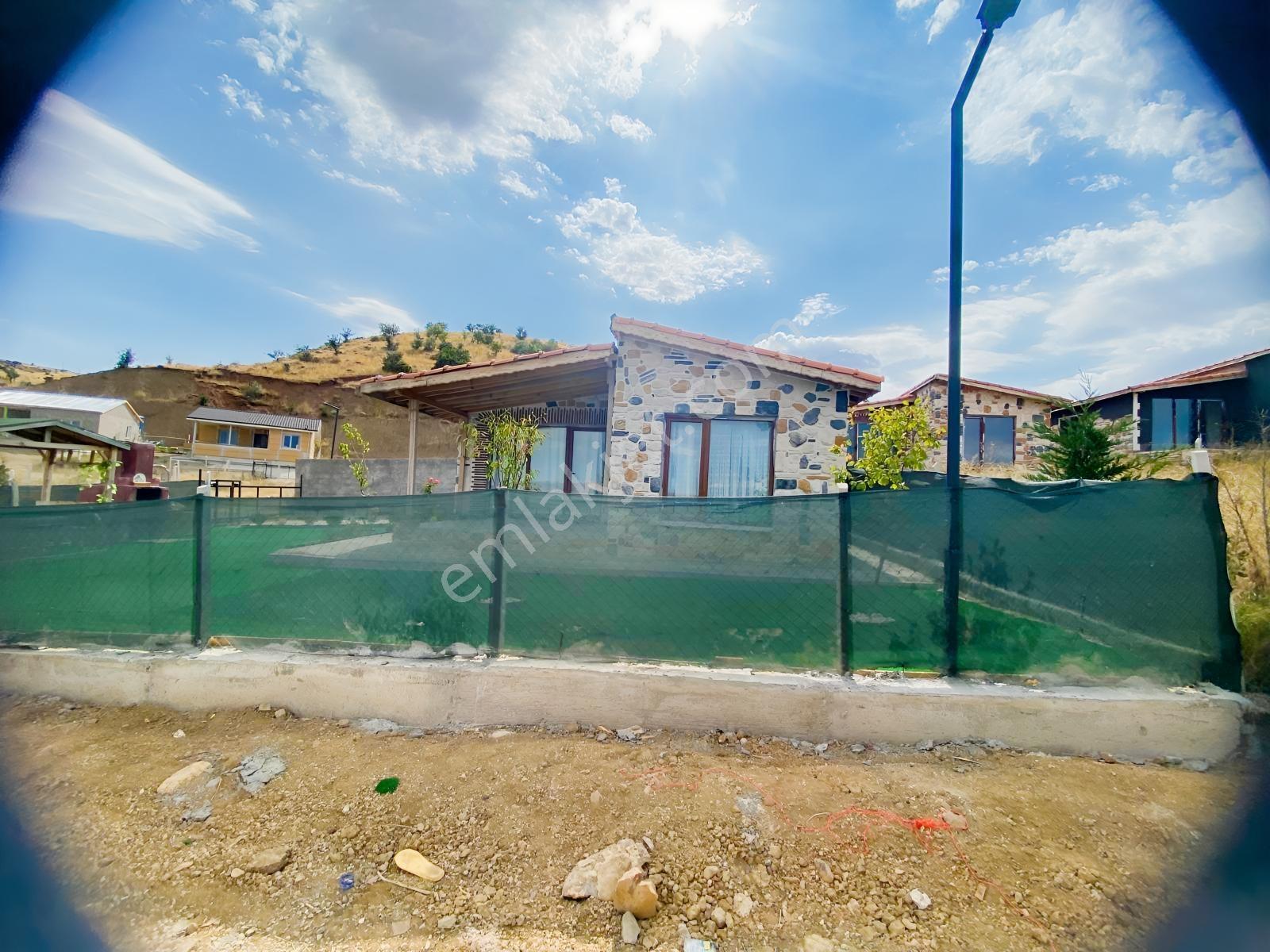 Cadde Üstü Villa Concept Li 2+1 Bahçeli Müstakil — fotoğraf 14