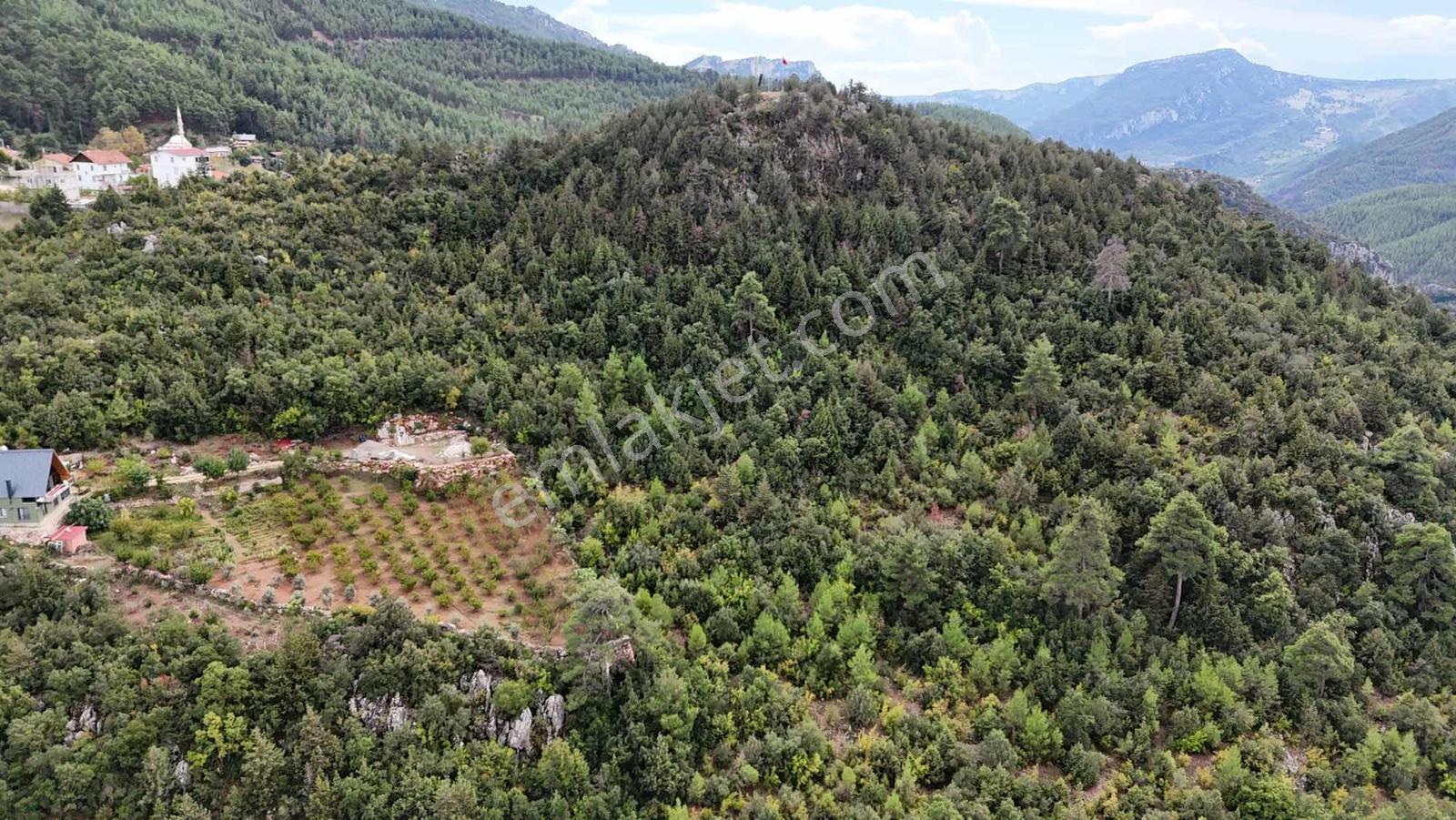 Toroslar Yeniköy Yaylasında 5.487 M2 Kıymetli Arazi — fotoğraf 3