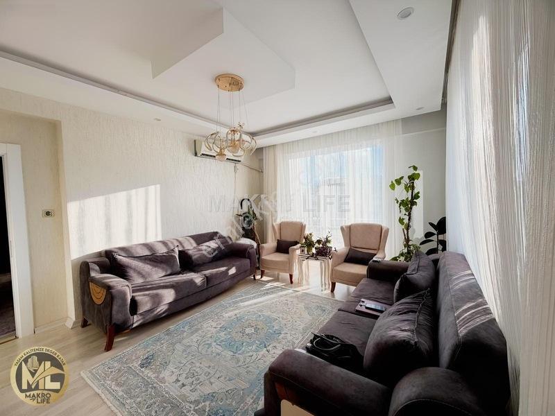 Bağcılar Siverek Caddesinde 3+1 Ekstra Bakımlı Satılık Daire