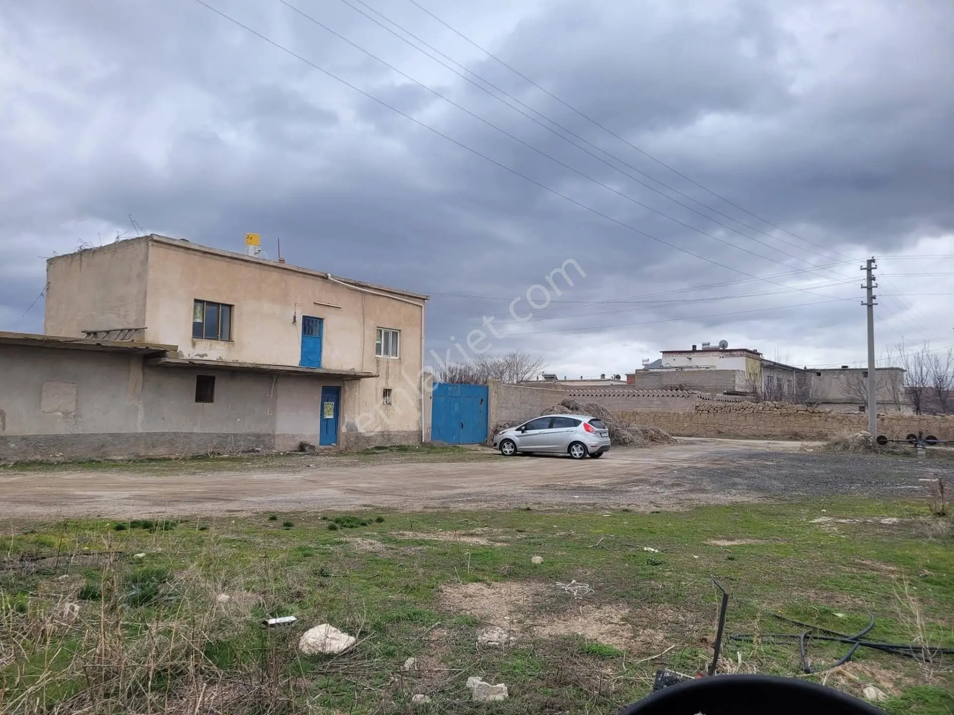 Niğde Milliyet Mahallesi 819 M² Geniş Bahçeli Köy Evi