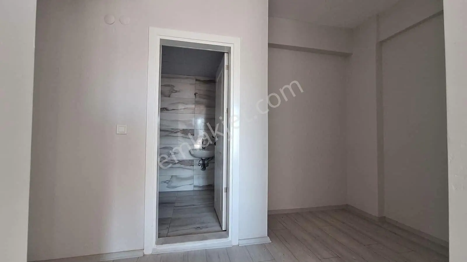 Samsun İlkadım Tepecik Mahallesi'Nde Ebeveyn Banyolu Asansörlü 2+1 Satılık Sıfır...