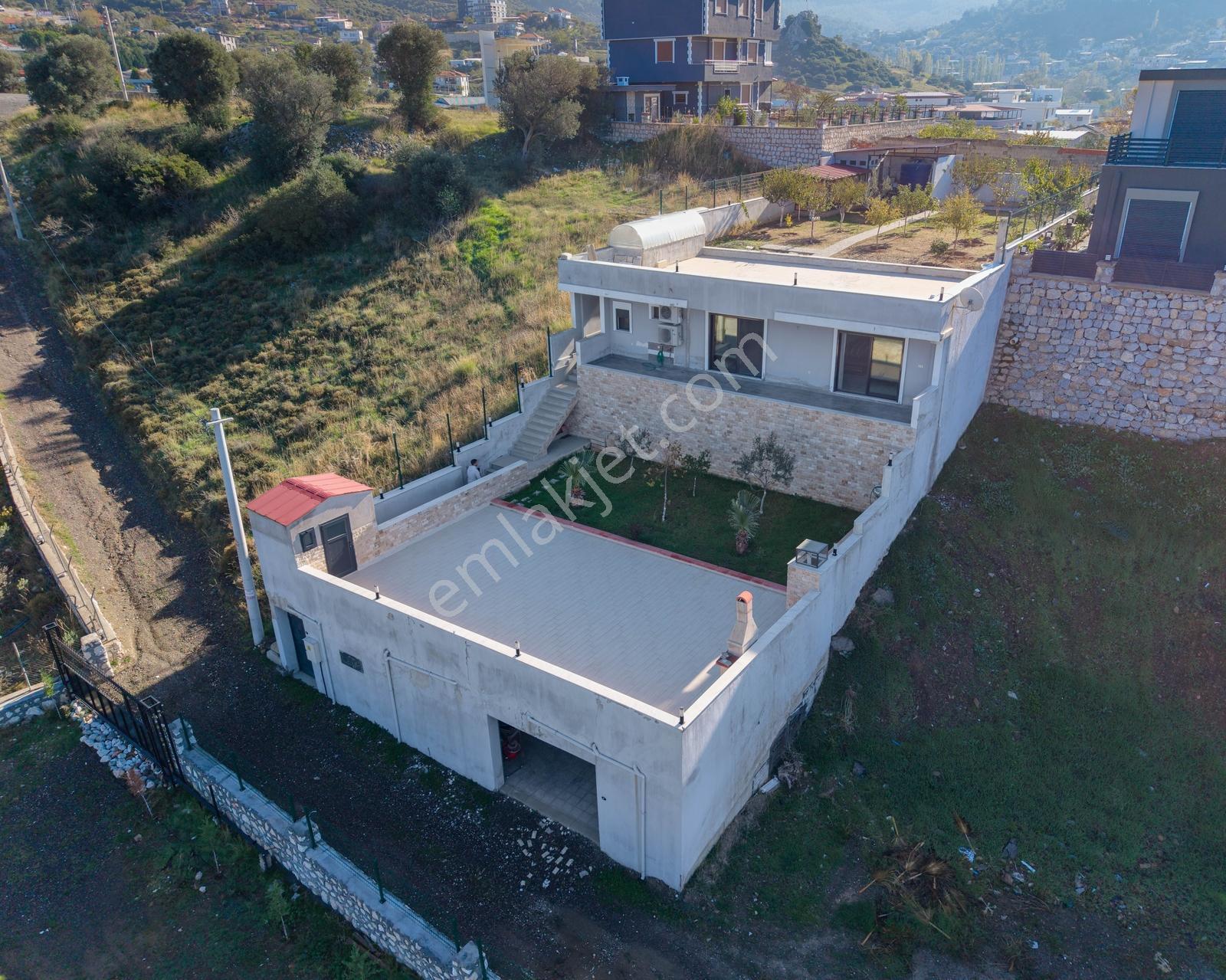 Kaynaklar'da 663 M2 Arsa İçinde, Bahçeli Ve Garajlı Müstakil Ev
