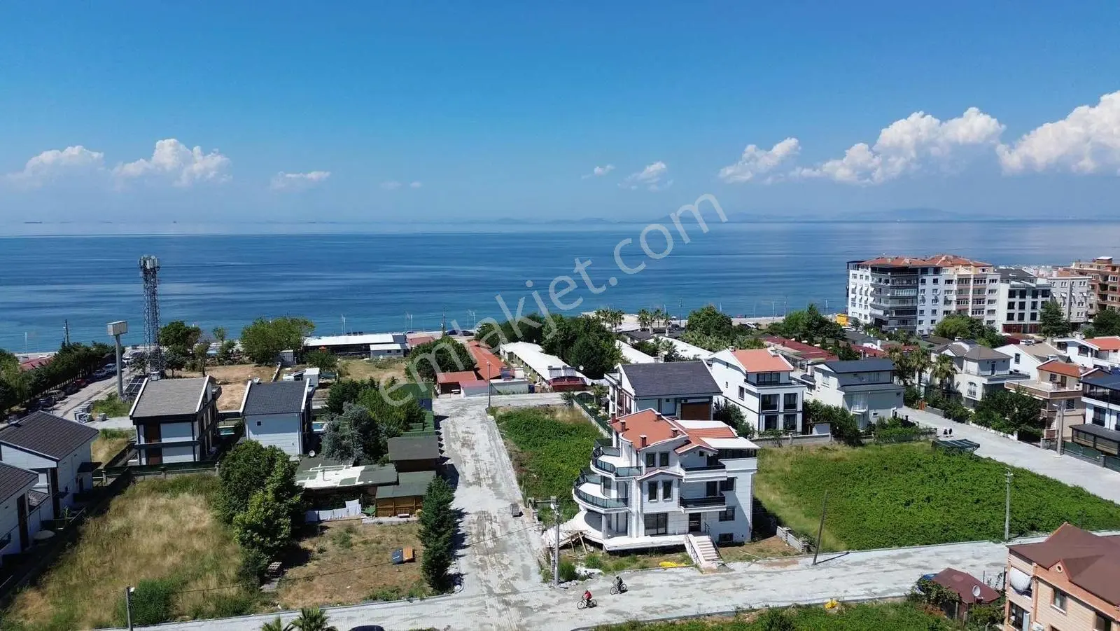 Yalova Çınarcık'Ta Denize 150 M Mesafede 951 M² Villa Arsası