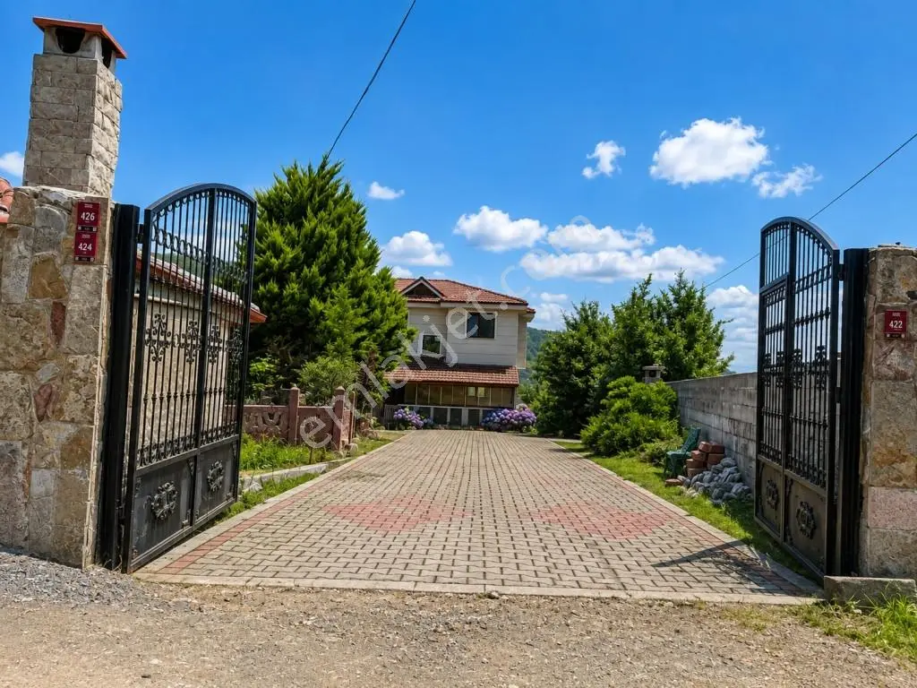 Çarşıbaşı Fener Mahallesinde Satılık Tripleks Villa — fotoğraf 2