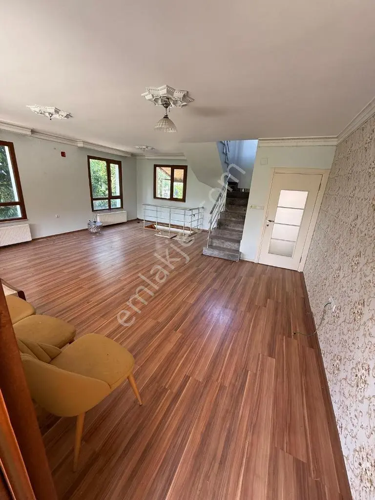 Çarşıbaşı Fener Mahallesinde Satılık Tripleks Villa — fotoğraf 4
