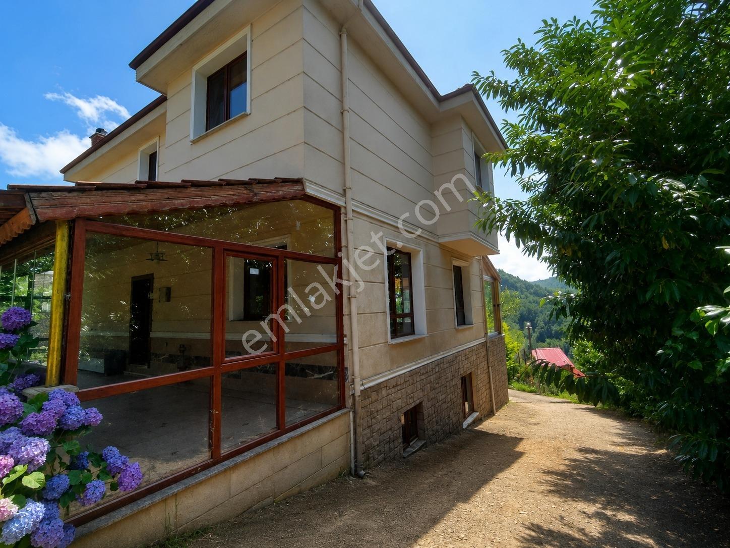 Çarşıbaşı Fener Mahallesinde Satılık Tripleks Villa — fotoğraf 19