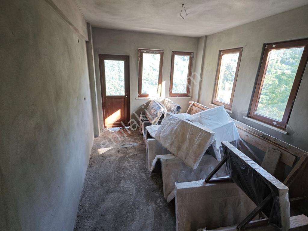 Akçaabat Acısu Mahallesinde Satılık 3 Katlı Müstakil Ev — fotoğraf 20