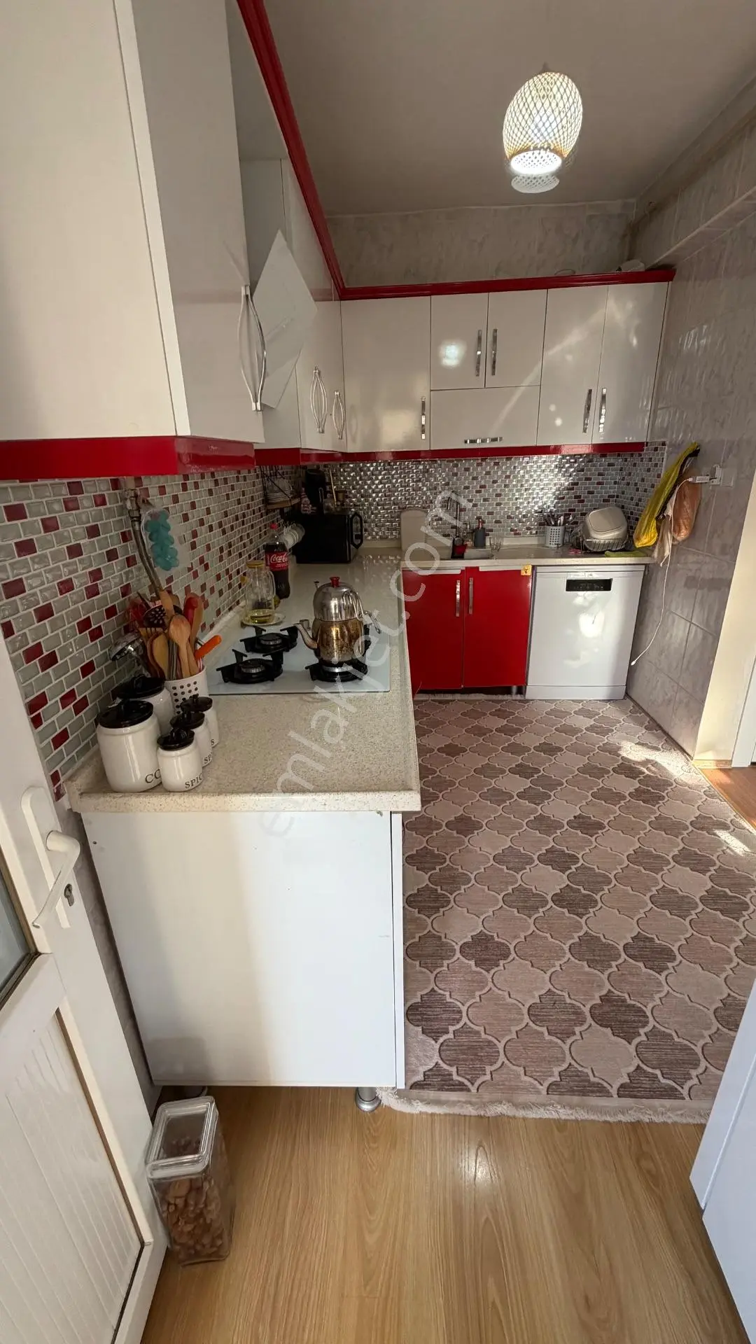 Çınarcık Harmanlar’da Poyraz Cad.sinde Deniz Manzaralı 2 + 1 80 M2 Doğalgazlı Masrafsız — fotoğraf 8