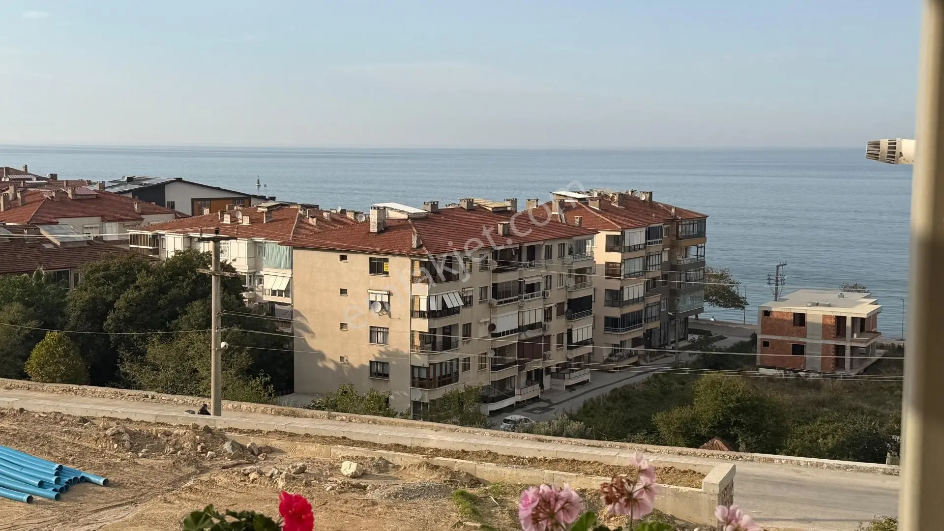 Çınarcık Harmanlar’da Poyraz Cad.sinde Deniz Manzaralı 2 + 1 80 M2 Doğalgazlı Masrafsız — fotoğraf 9