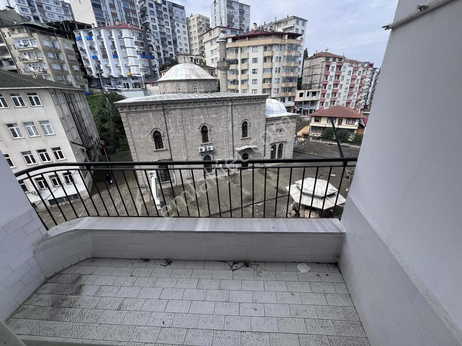 Akçaabat Merkez Orta Mahallede Satılık 3+1 Daire — fotoğraf 4