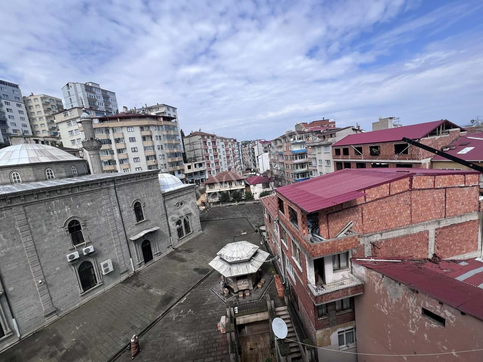 Akçaabat Merkez Orta Mahallede Satılık 3+1 Daire — fotoğraf 5
