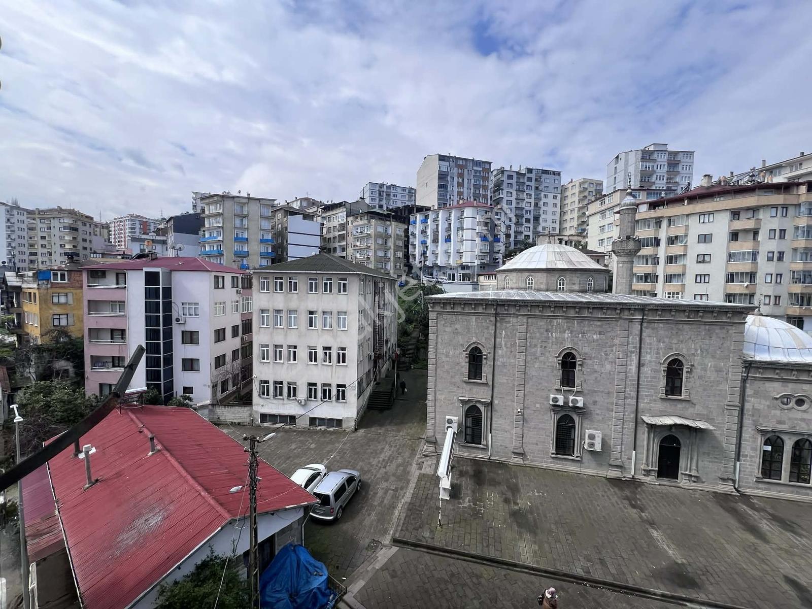 Akçaabat Merkez Orta Mahallede Satılık 3+1 Daire — fotoğraf 6
