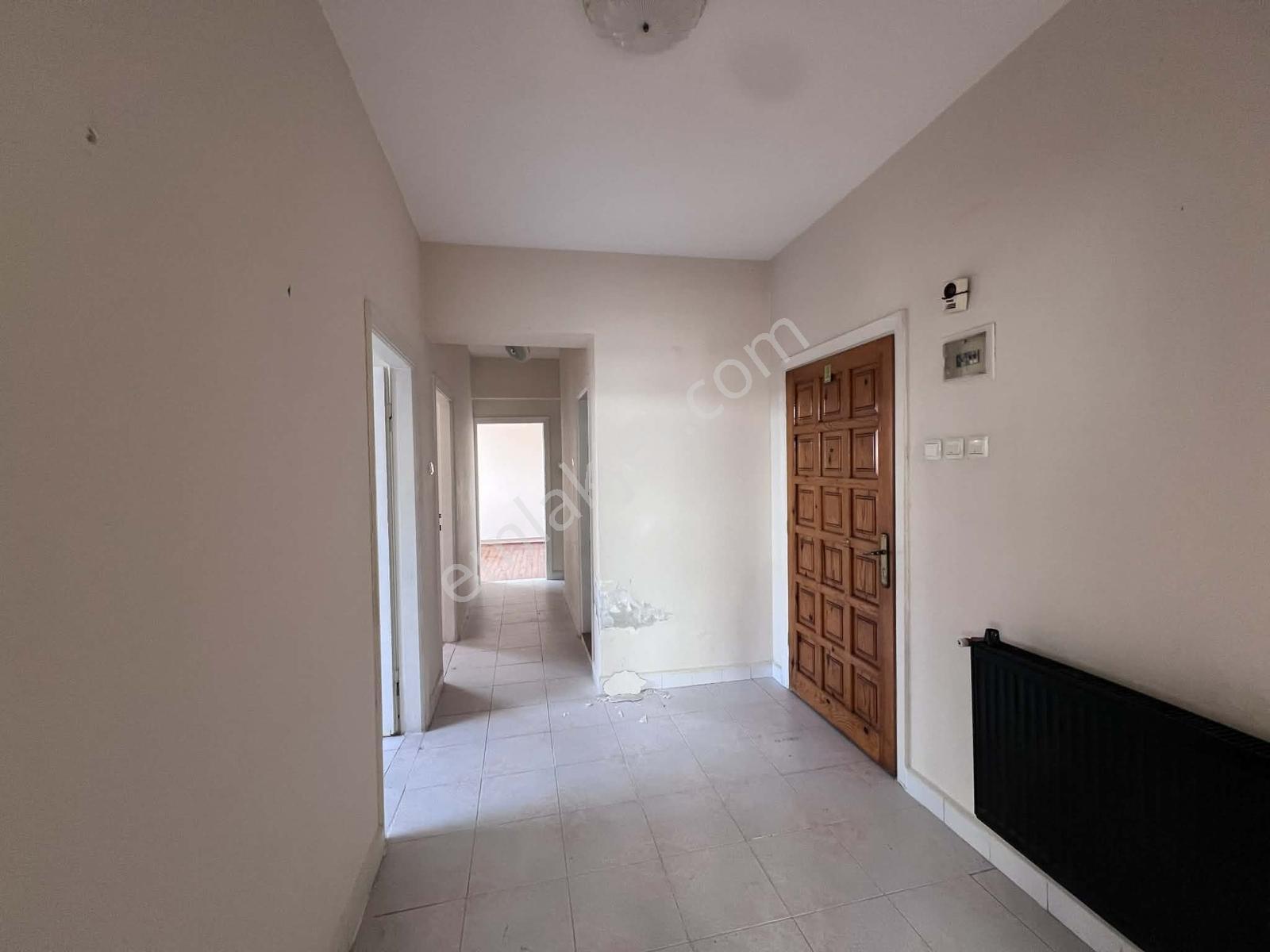 Akçaabat Merkez Orta Mahallede Satılık 3+1 Daire — fotoğraf 7