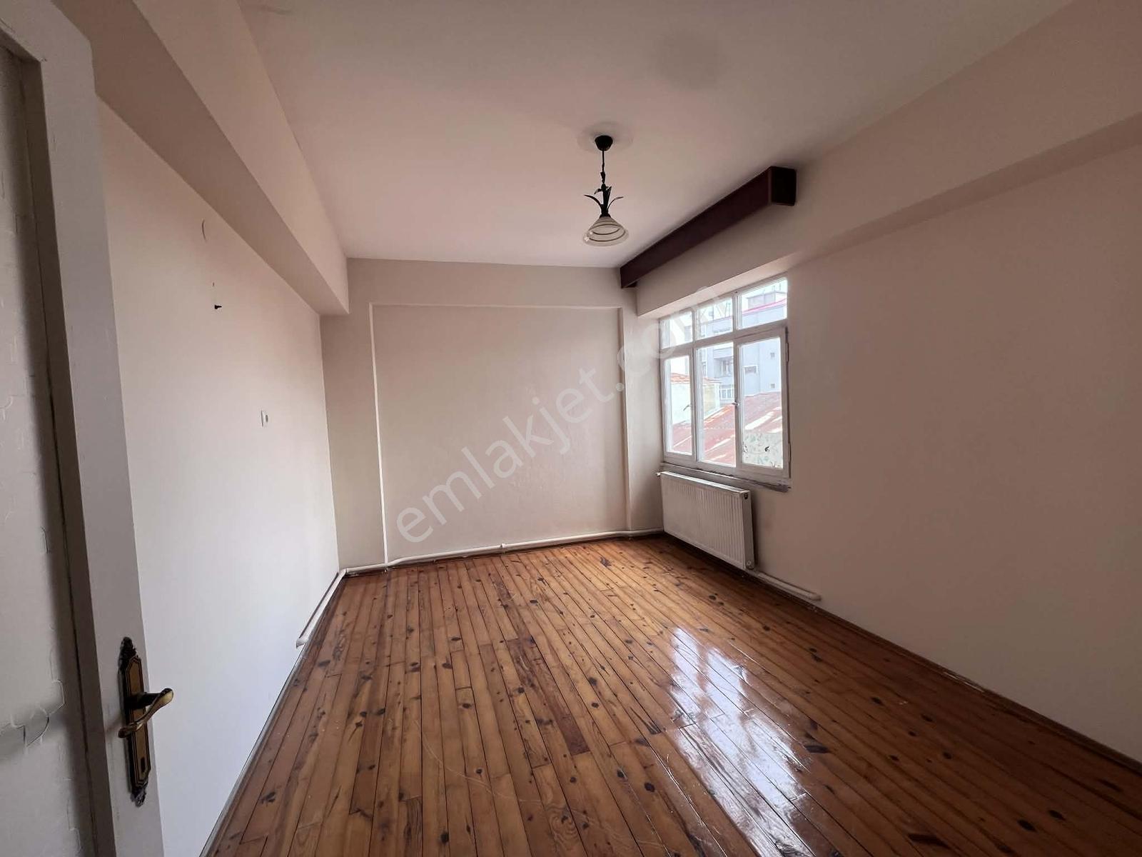 Akçaabat Merkez Orta Mahallede Satılık 3+1 Daire — fotoğraf 9