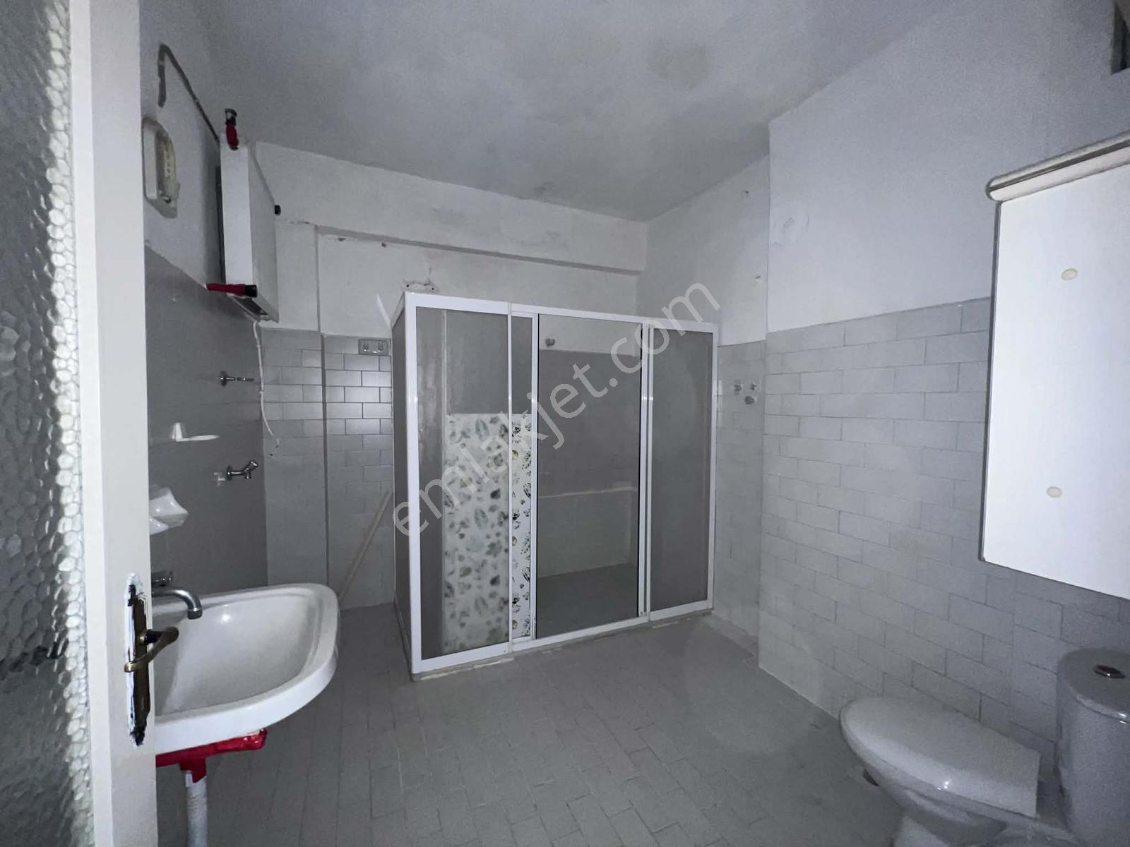 Akçaabat Merkez Orta Mahallede Satılık 3+1 Daire — fotoğraf 12