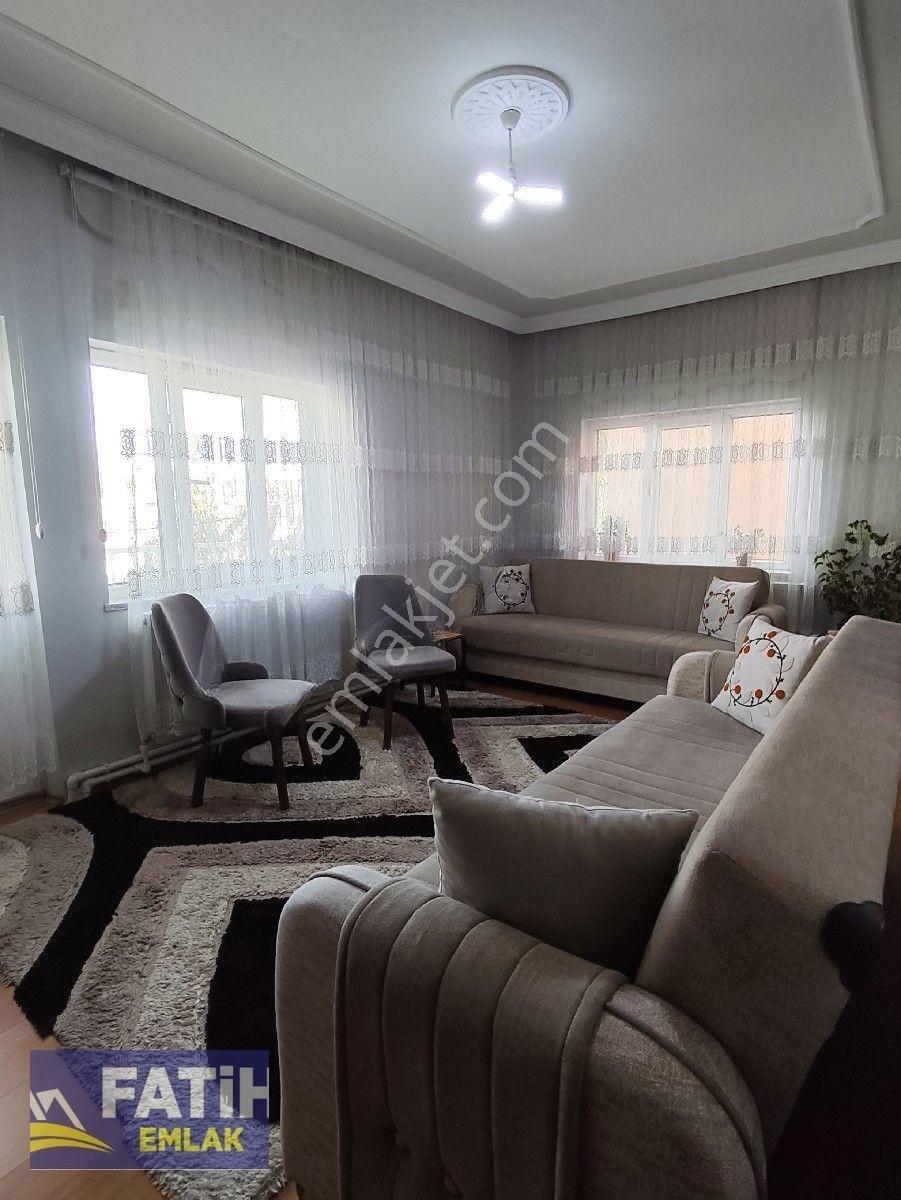 İstasyon Mahallesinde Satılık Müstakil 3 Katlı Ev — fotoğraf 2