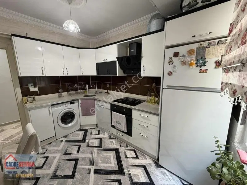 Cadde Seyran'dan Satılık 2+1 /bahçeli Giriş Kat — fotoğraf 8