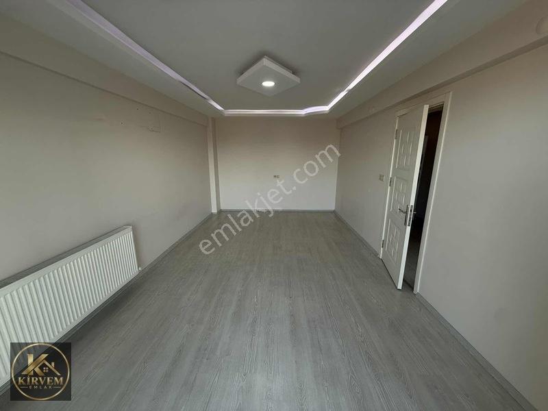 Kirvem Emlak'Tan Kurtuluş Mah.De 3+1 Ara Kat, Kullanışlı Daire