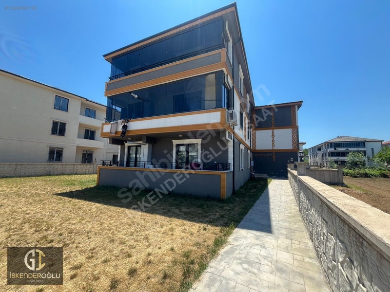 Aziziye Mahallesi Lise İlk Okul Karşısı 3+1 120 M2 Yerden Isıma