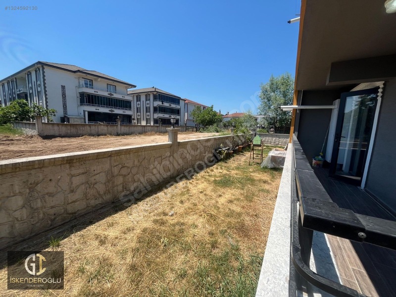 Aziziye Mahallesi Lise İlk Okul Karşısı 3+1 120 M2 Yerden Isıma — fotoğraf 2