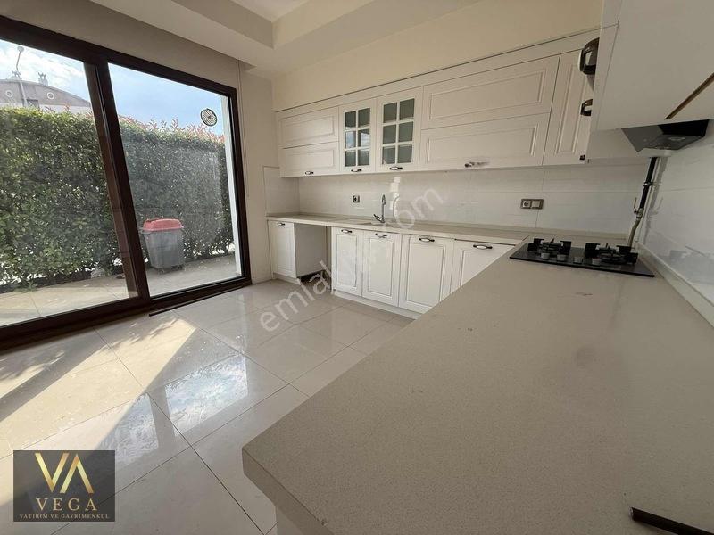 Vega'dan Muradiye Villalar Bölgesinde 4+1 190m2 Site İçinde — fotoğraf 5