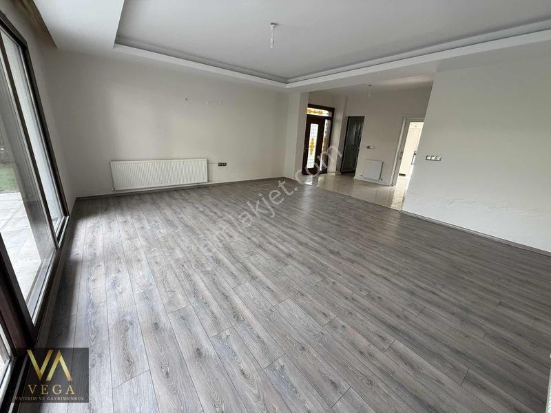 Vega'dan Muradiye Villalar Bölgesinde 4+1 190m2 Site İçinde — fotoğraf 12