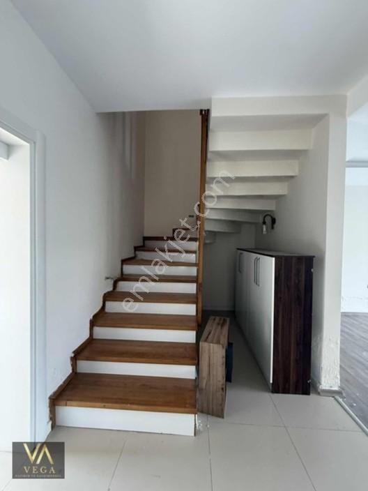Vega'dan Muradiye Villalar Bölgesinde 4+1 190m2 Site İçinde — fotoğraf 13