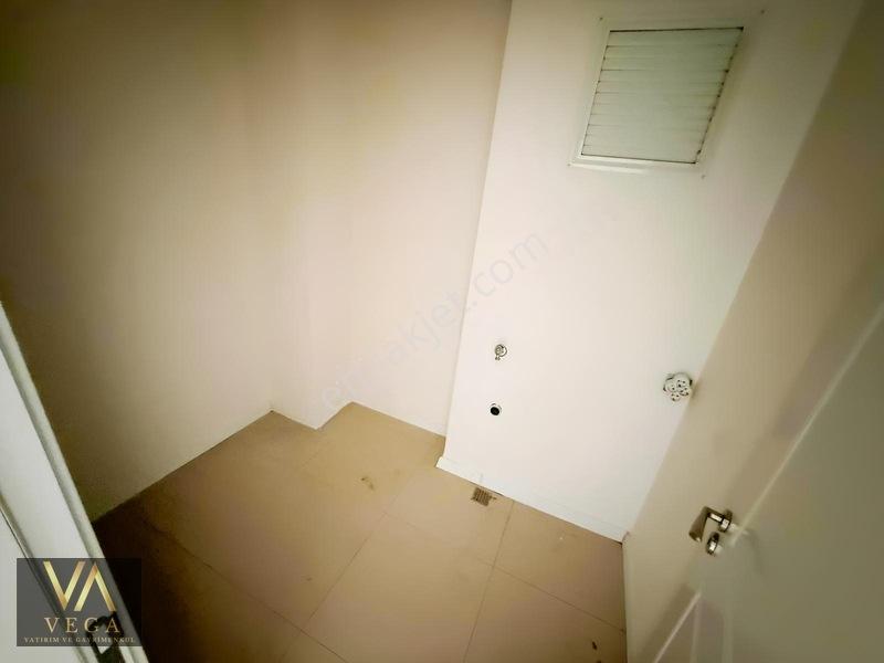 Vega'dan Muradiye Villalar Bölgesinde 4+1 190m2 Site İçinde — fotoğraf 16