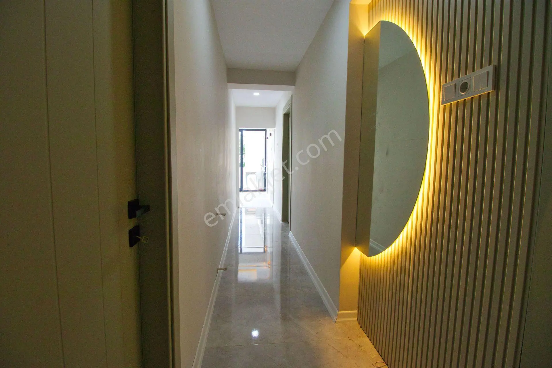 Aktif'Ten Akçay Merkezde Satılık Ön Cephe Arakat Denize 300Mt Full Yapılı 2+1 Da...