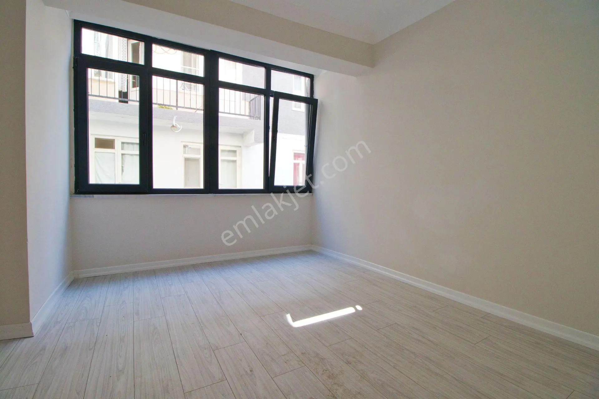 Aktif'ten Akçay Merkezde Satılık Ön Cephe Arakat Denize 300mt Full Yapılı 2+1 Daire — fotoğraf 26
