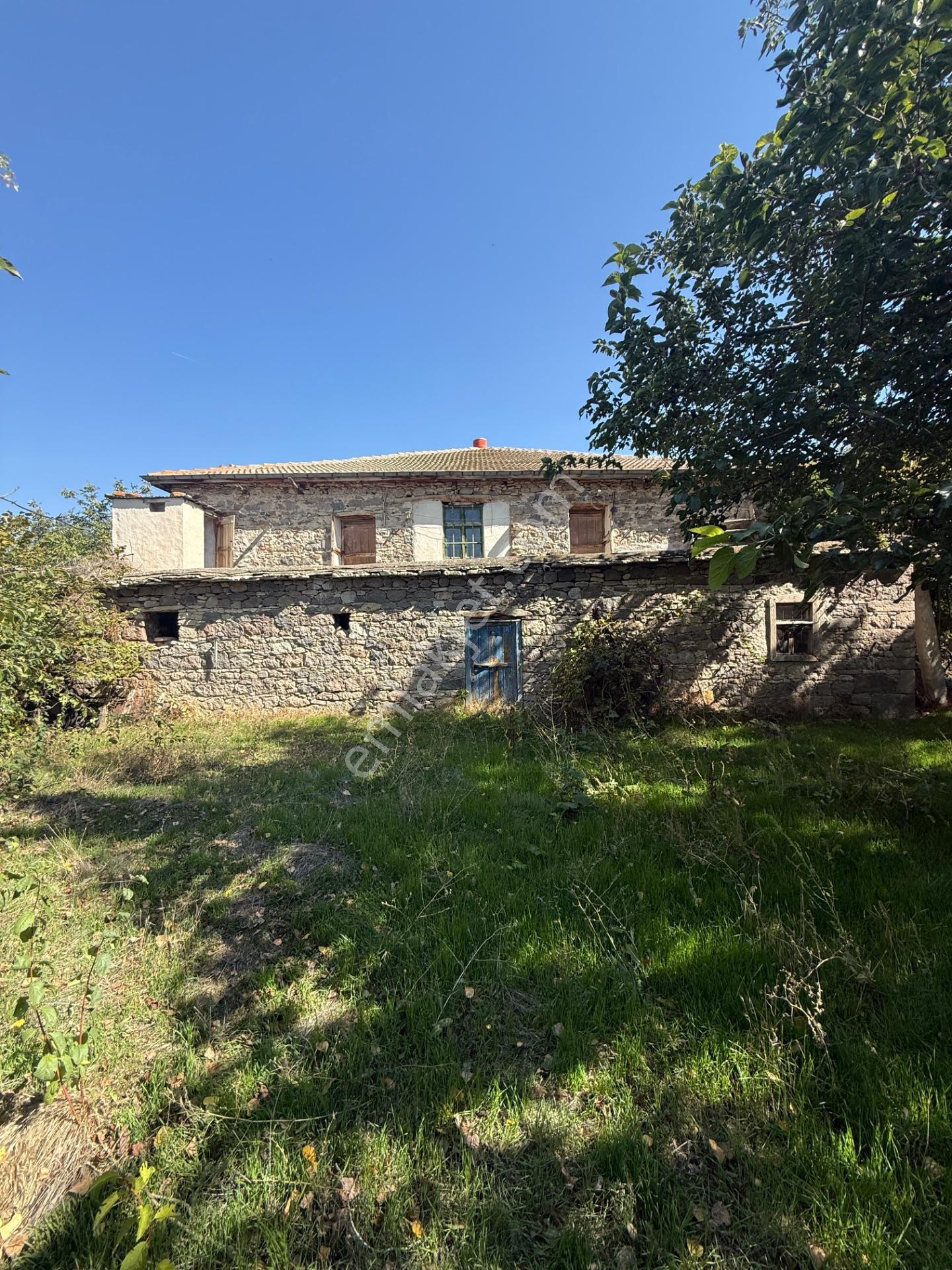Seydişehir Çavuş Mahallesi'nde 450 M² Bahçeli Köy Evi — fotoğraf 6