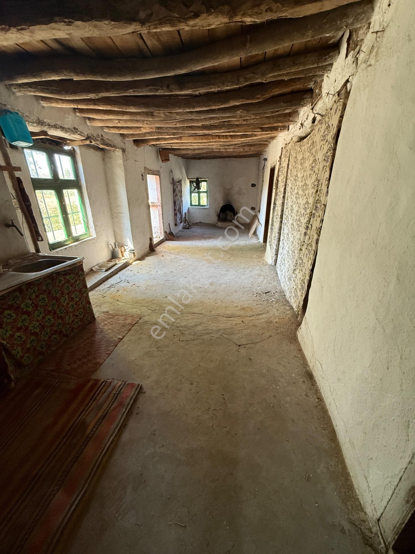 Seydişehir Çavuş Mahallesi'nde 450 M² Bahçeli Köy Evi — fotoğraf 17