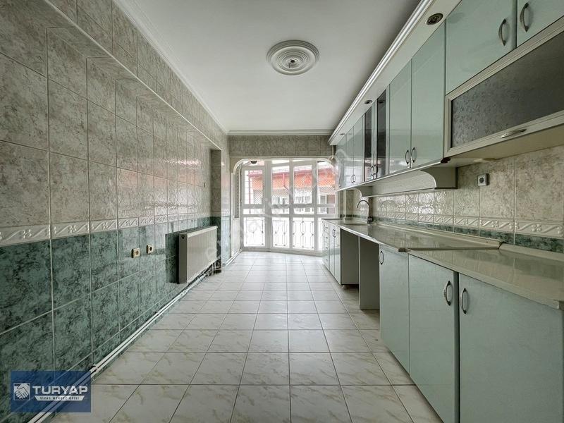 Turyap Sivas'tan Çarşı İçerisinde 151m2 Geniş Satılık 3+1 Daire — fotoğraf 5