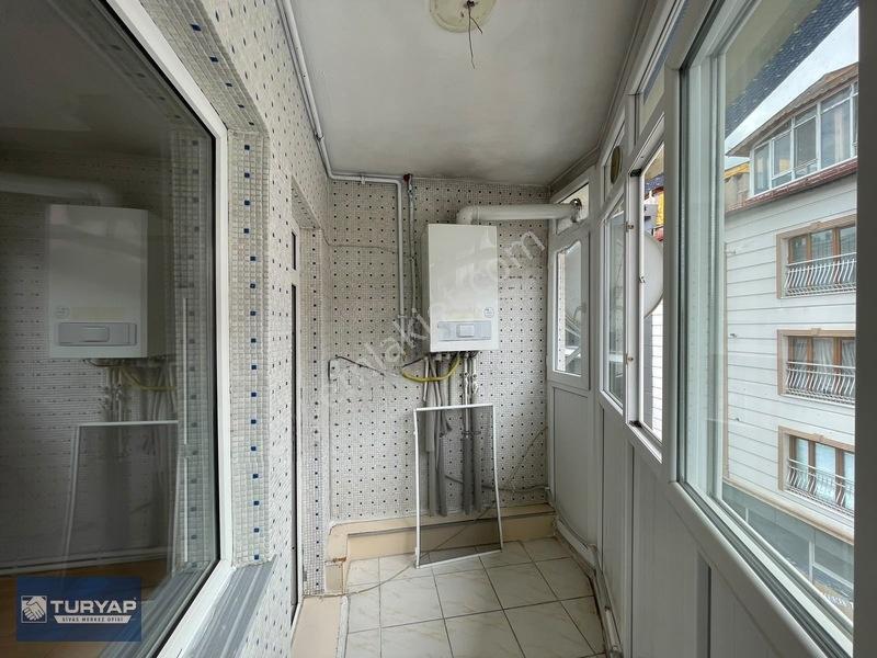 Turyap Sivas'tan Çarşı İçerisinde 151m2 Geniş Satılık 3+1 Daire — fotoğraf 12