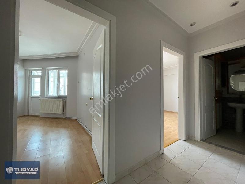 Turyap Sivas'tan Çarşı İçerisinde 151m2 Geniş Satılık 3+1 Daire — fotoğraf 14