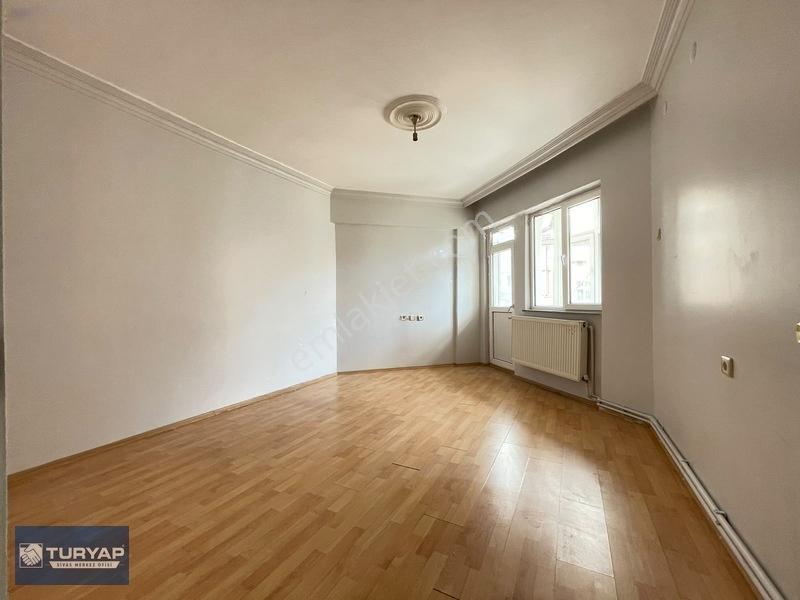 Turyap Sivas'tan Çarşı İçerisinde 151m2 Geniş Satılık 3+1 Daire — fotoğraf 15