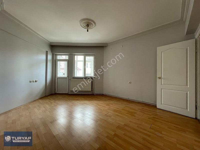 Turyap Sivas'tan Çarşı İçerisinde 151m2 Geniş Satılık 3+1 Daire — fotoğraf 16