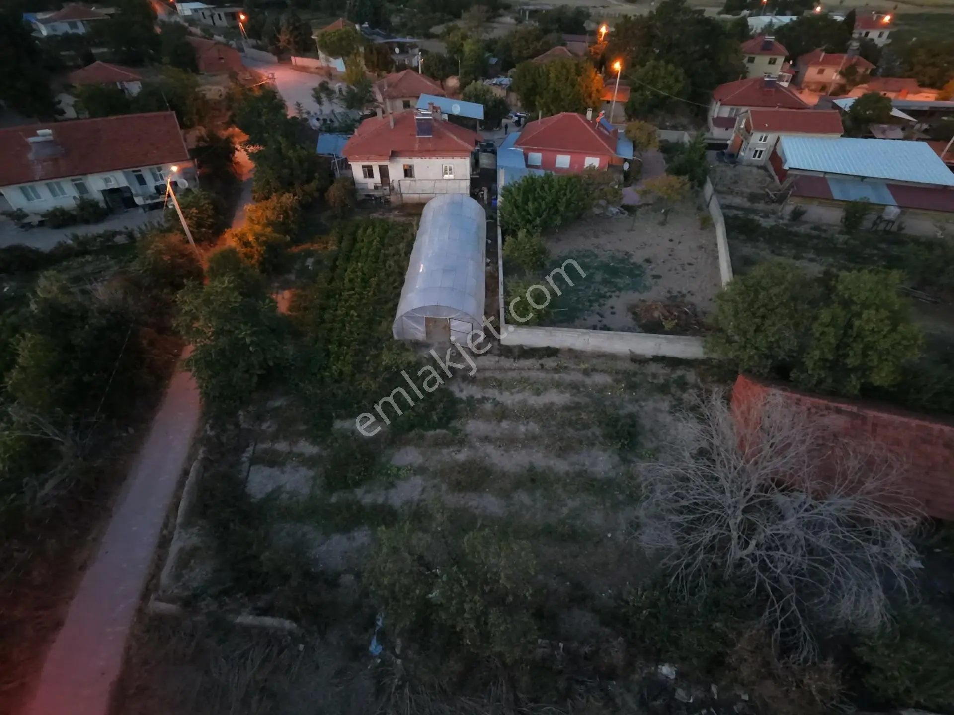 Denizli-çivril-yakacık Mahallesinde Çivril Merkeze Sadece 4 Km Uzaklıkta Satılık Köy Evi......!!!!!! — fotoğraf 2