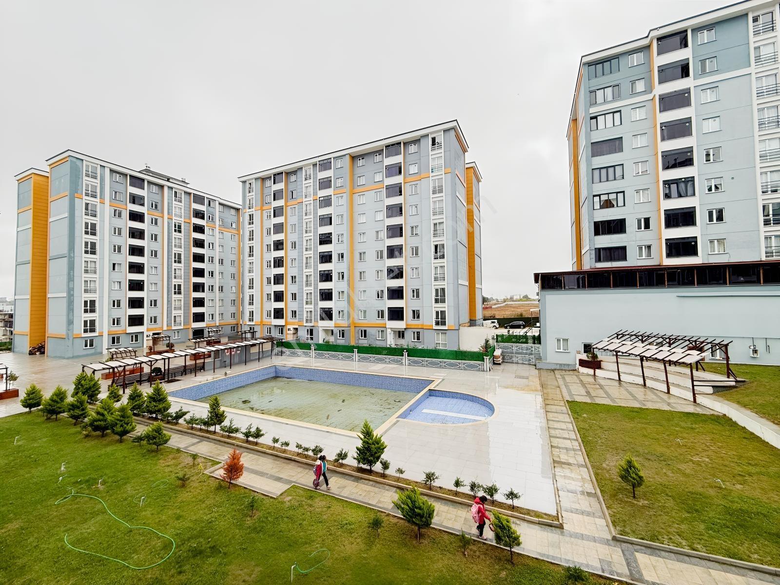 Var'dan Çerkezköy Avm Bölgesinde 2+1 Ara Kat Lüx Sitede Daire — fotoğraf 34
