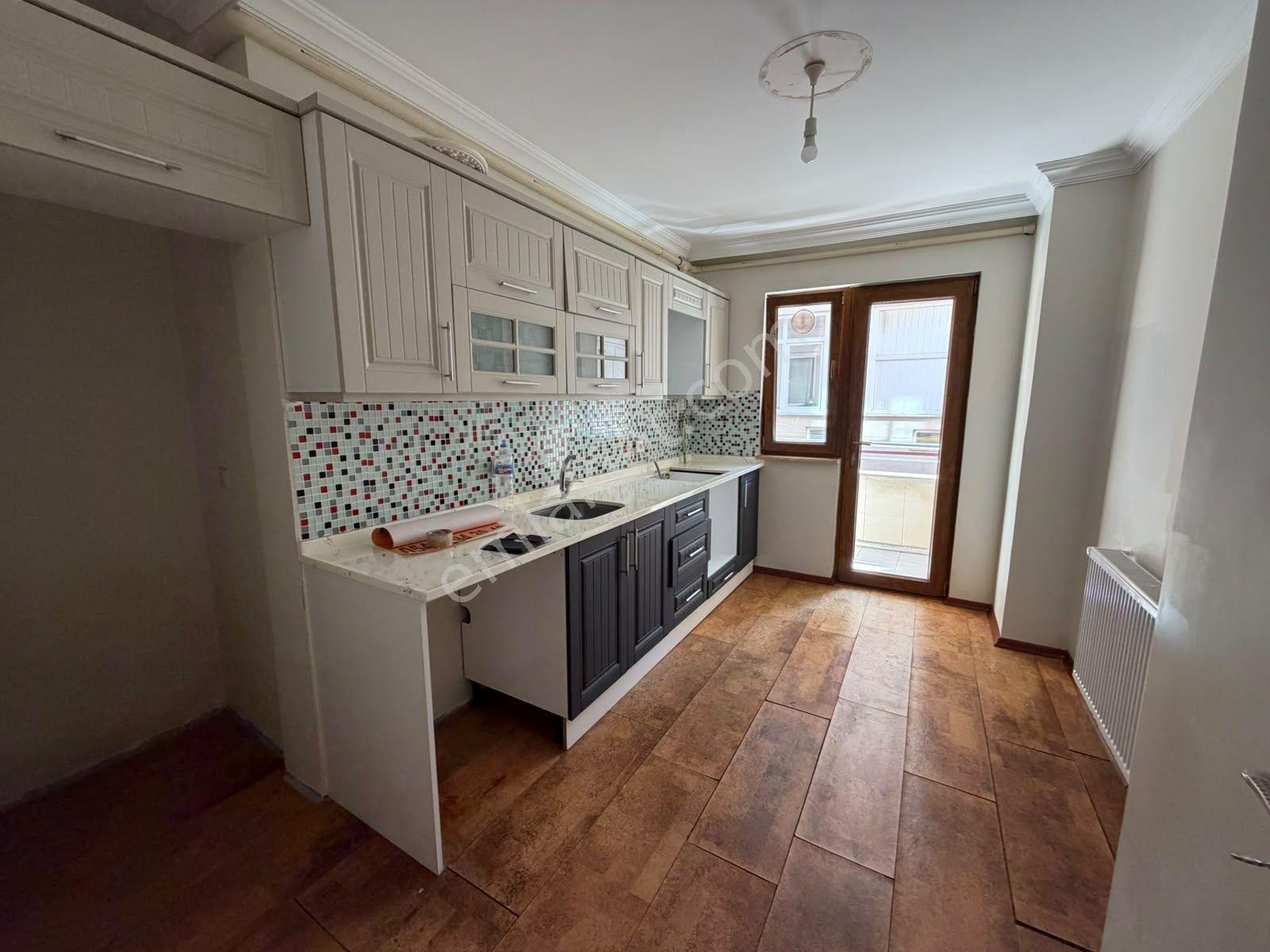 Yaylacık'ta Satılık 2+1 Daire: 105m², Balkonlu, Merkezi Konum