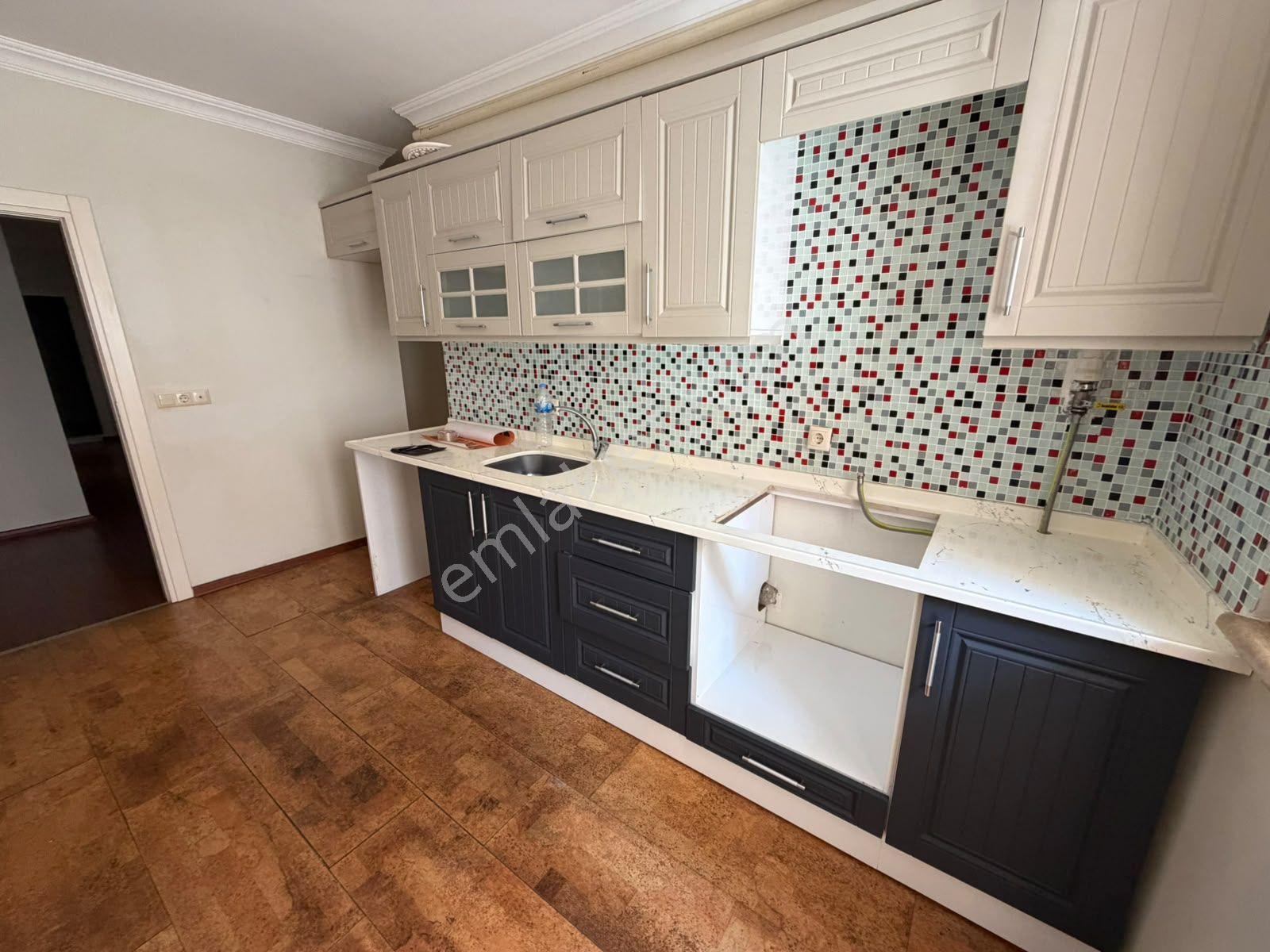 Yaylacık'ta Satılık 2+1 Daire: 105m², Balkonlu, Merkezi Konum — fotoğraf 3