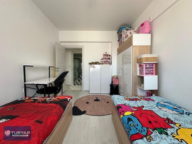 Turyap'dan Site İçerisinde 4.5+1 Yapılı Satılık Lüks Daire — fotoğraf 25