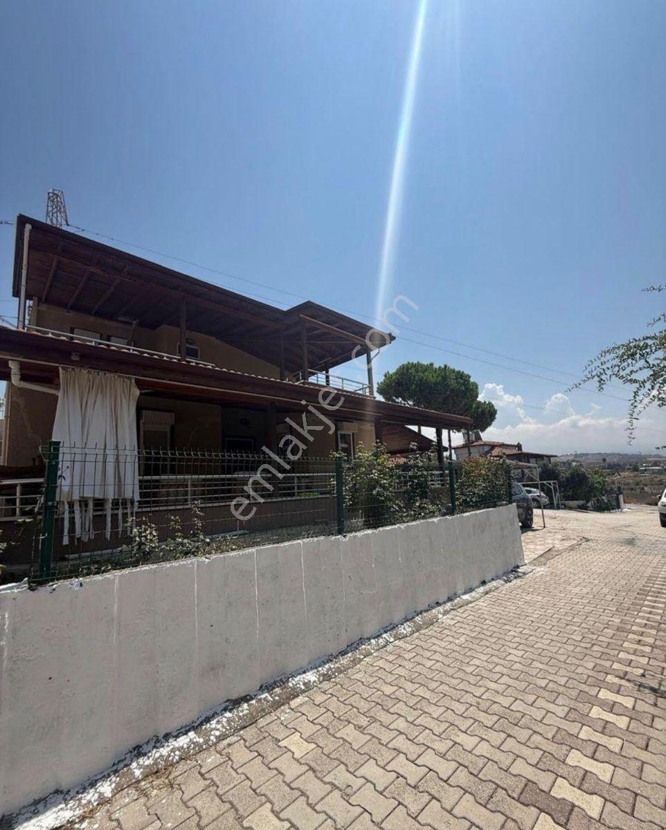 Arsuz Yolu Üzerinde Ceren Sitesinde Köşe Parsel4+1 Eşyalı Satık
