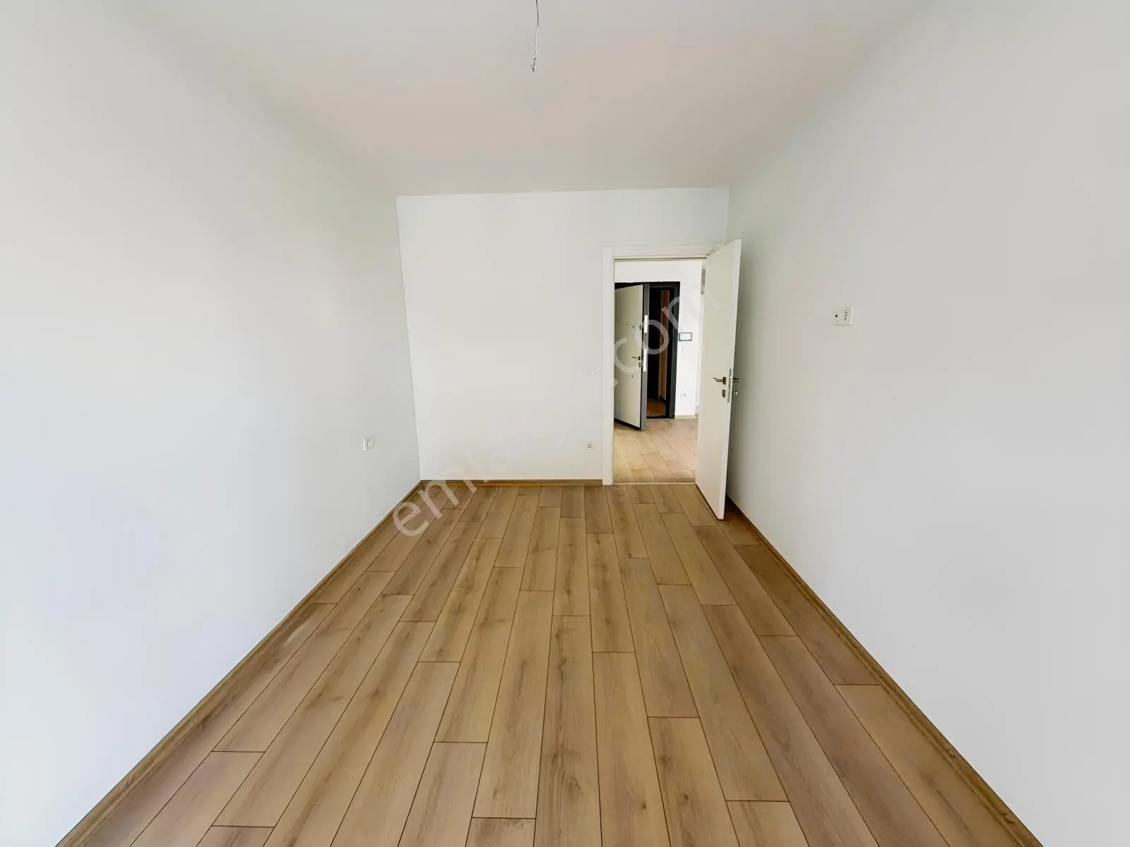 Neva Gyd - Mrf Cadde'de Çift Cepheli Teraslı 1+1 Satılık Daire — fotoğraf 10