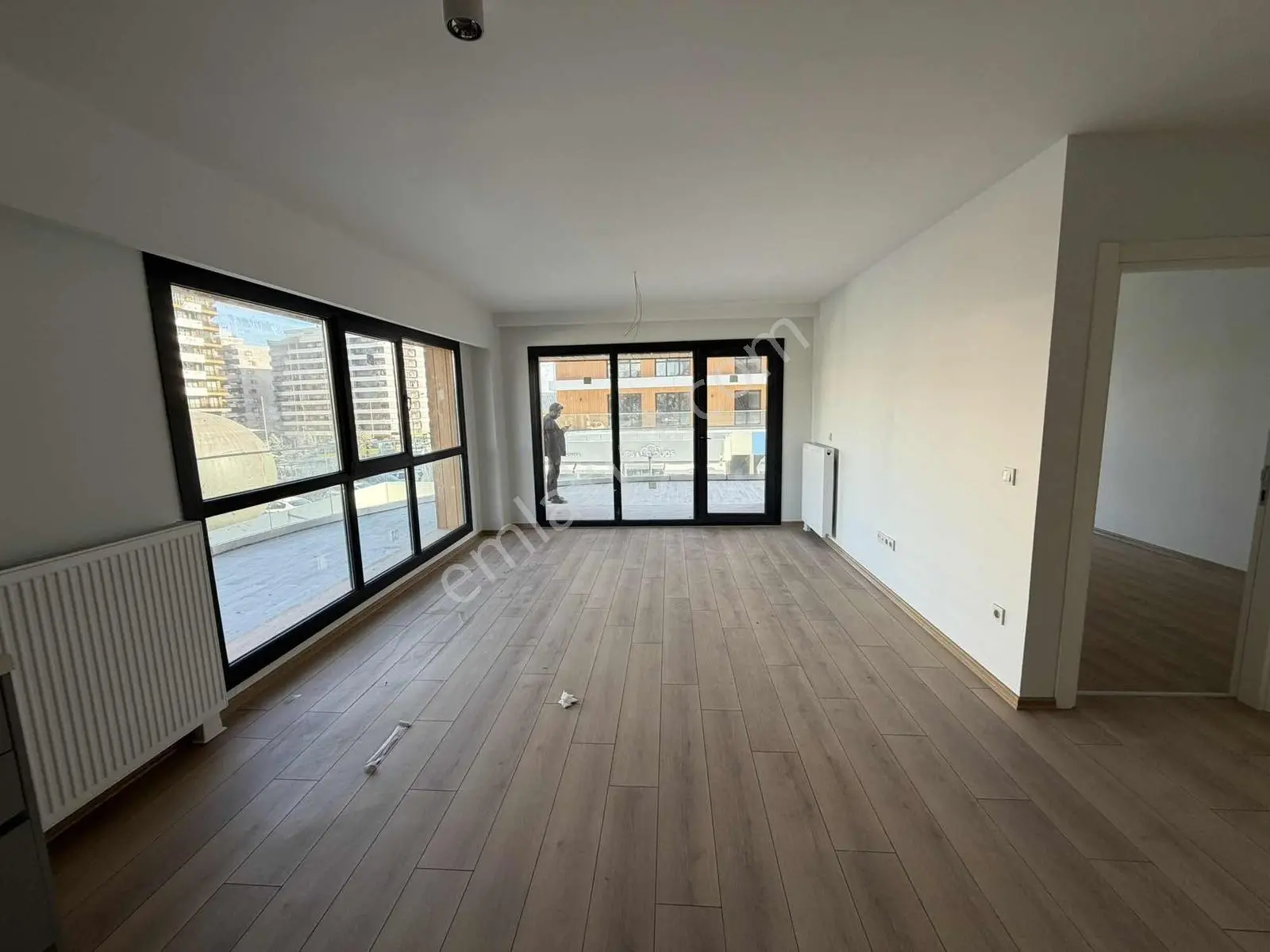 Neva Gyd - Mrf Cadde'de Çift Cepheli Teraslı 1+1 Satılık Daire — fotoğraf 13