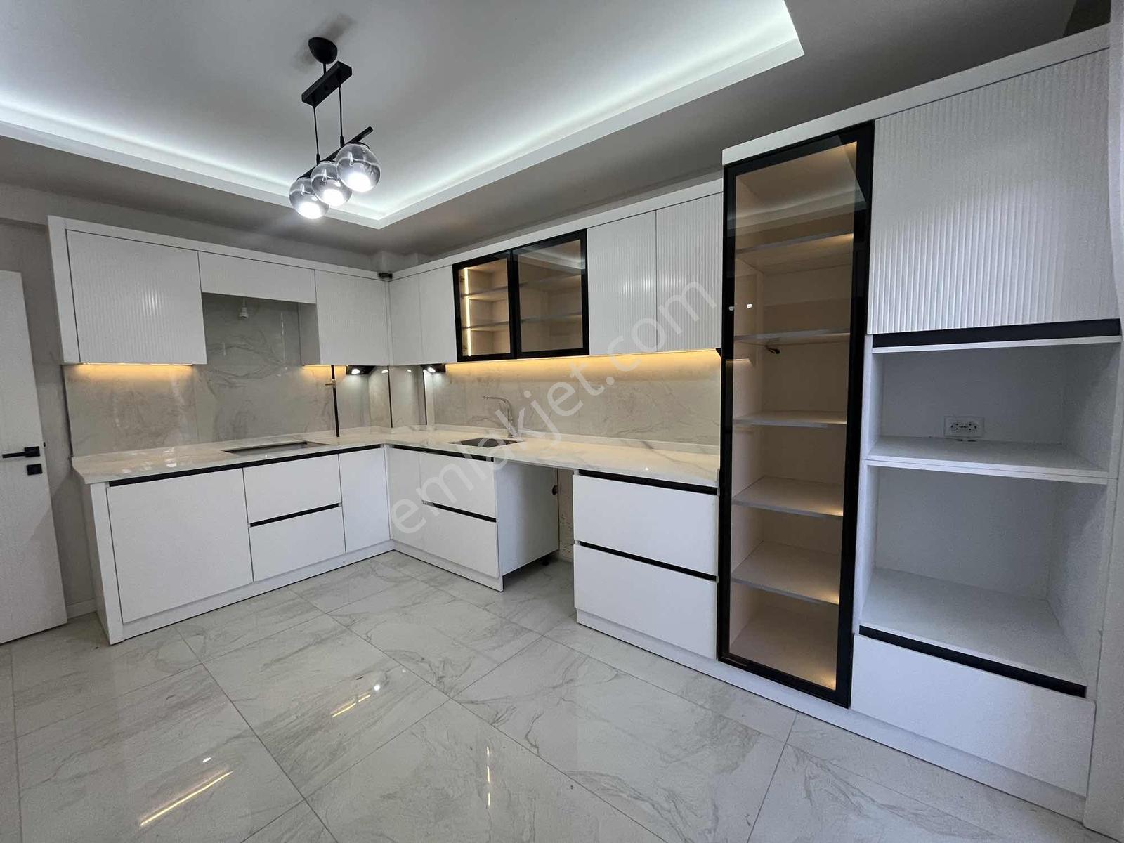 Yks`den Alpaslan Mh. 2+1 Sıfır Arakat Satılık Daire — fotoğraf 5