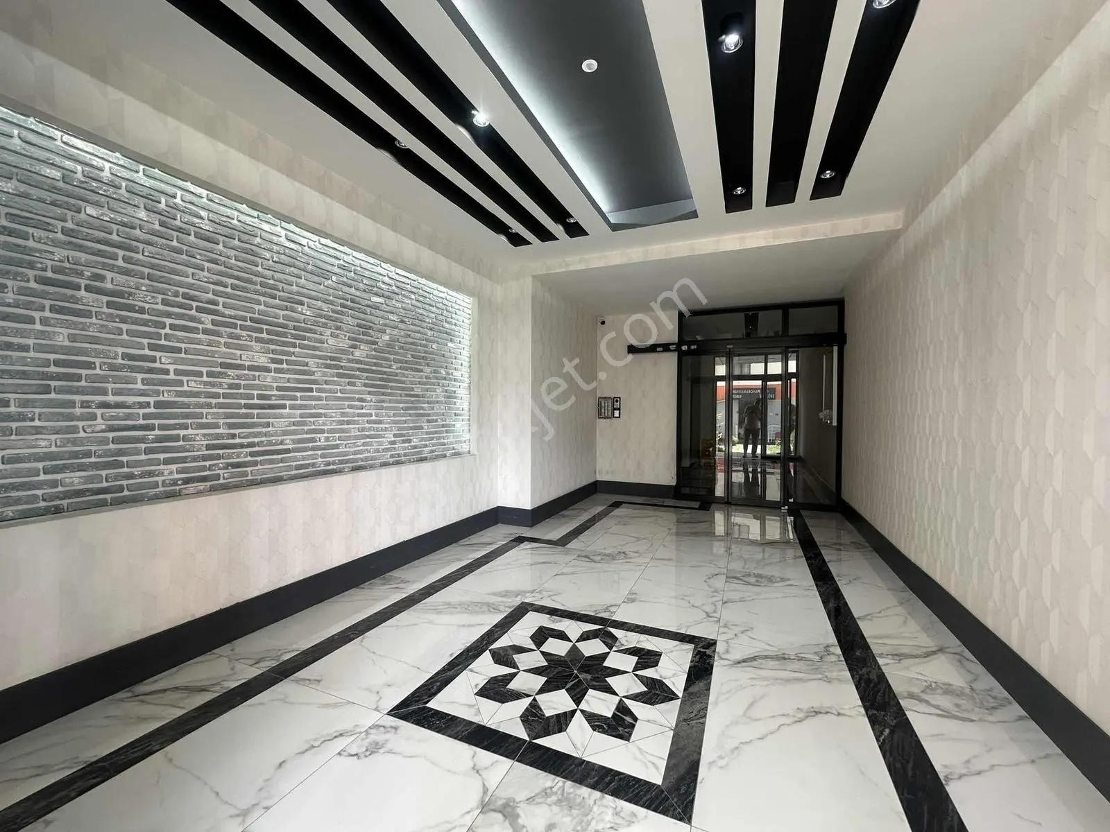 Satlık 4+1 Masrafsız Lüks Daire Site İçinde Mükemel Konumda