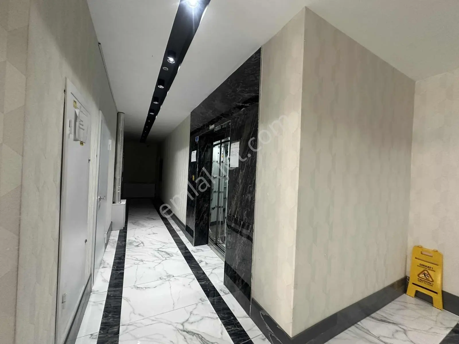 Satlık 4+1 Masrafsız Lüks Daire Site İçinde Mükemel Konumda — fotoğraf 5